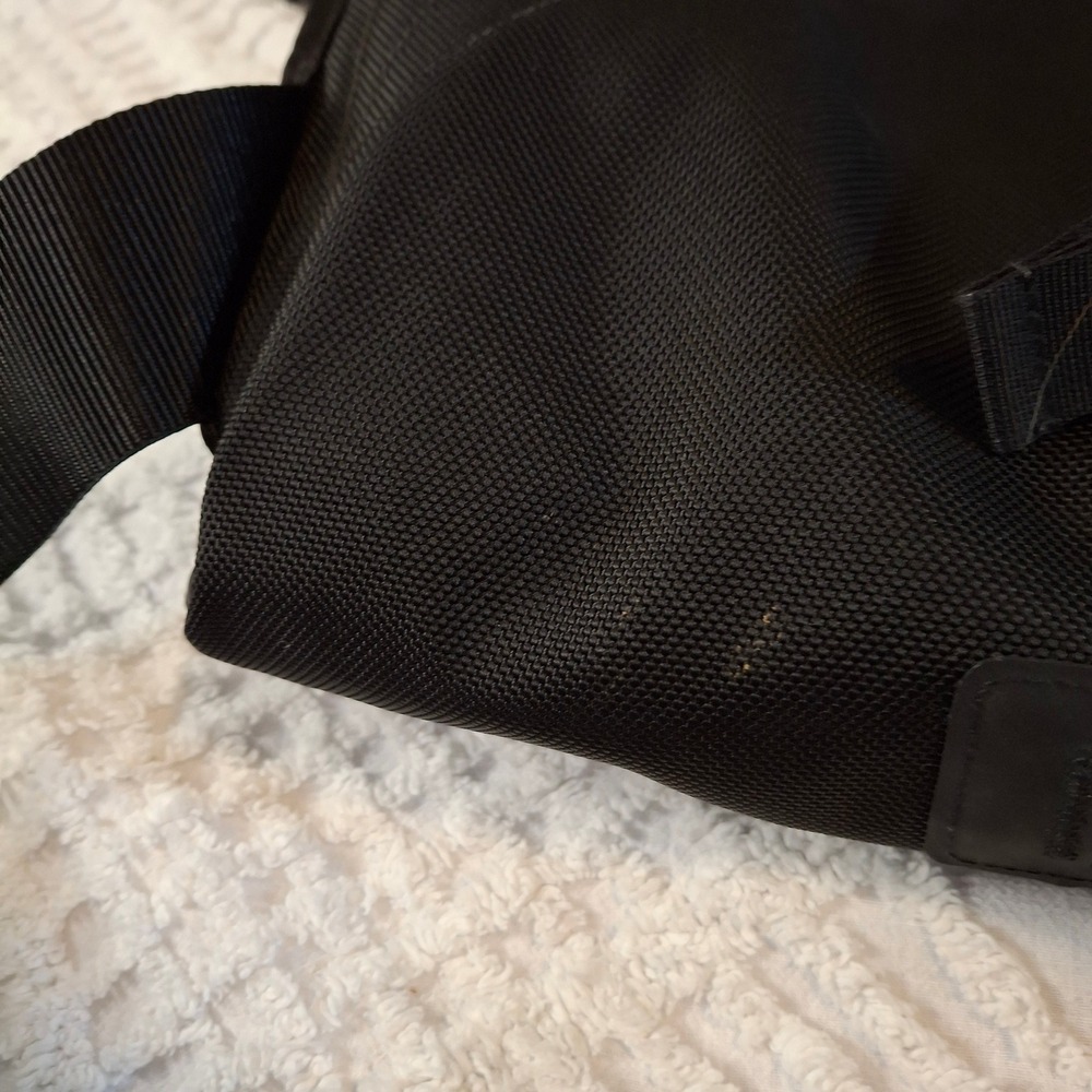 The North Face XL Messenger Bag Black Nylon Laptop Commuter Shoulder Satchel Bag - Picture 11 of 13